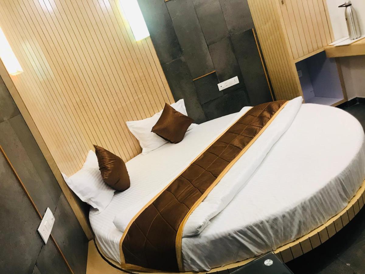 Hotel Blue Berry ガンディーナガル エクステリア 写真